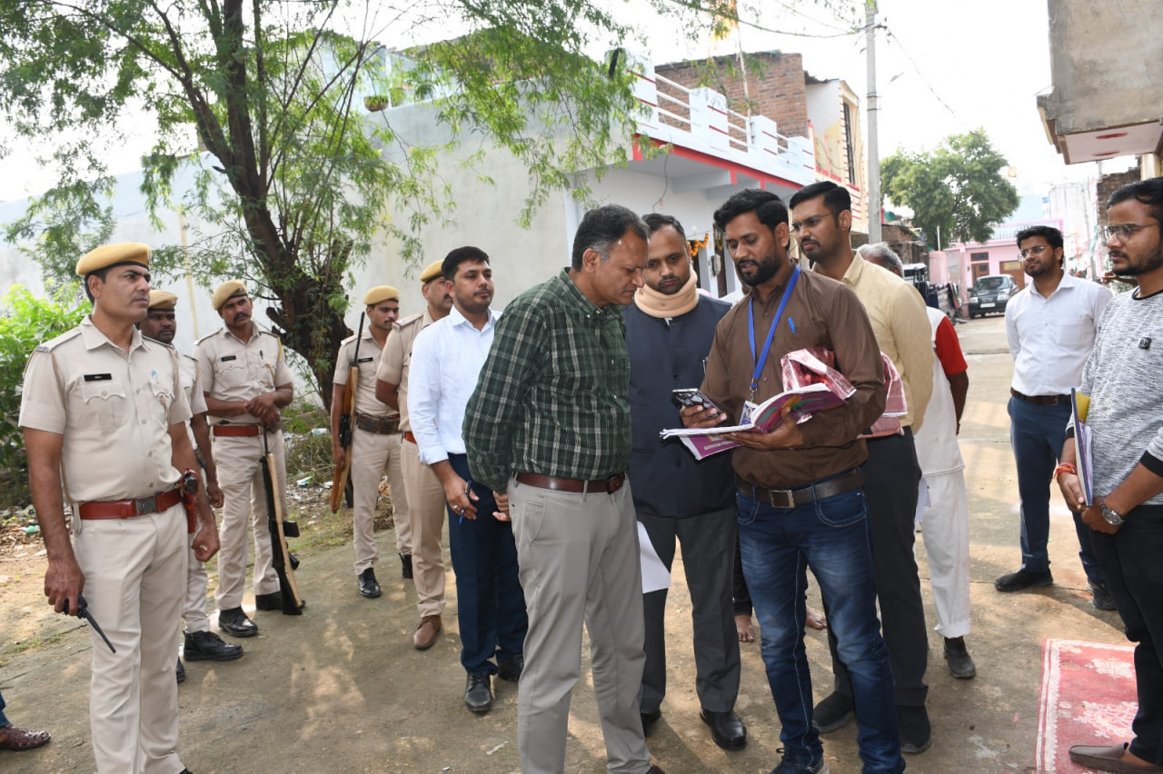 मुख्य निर्वाचन अधिकारी ने किया विशेष गहन पुनरीक्षण कार्यक्रम का निरीक्षण